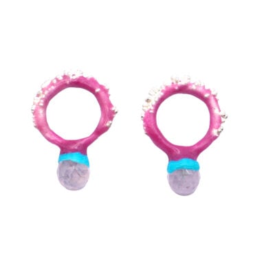 Kreisförmiger Ohrstecker aus Silber und pinken Kunststoff mit Rosenquarz Pampeln.